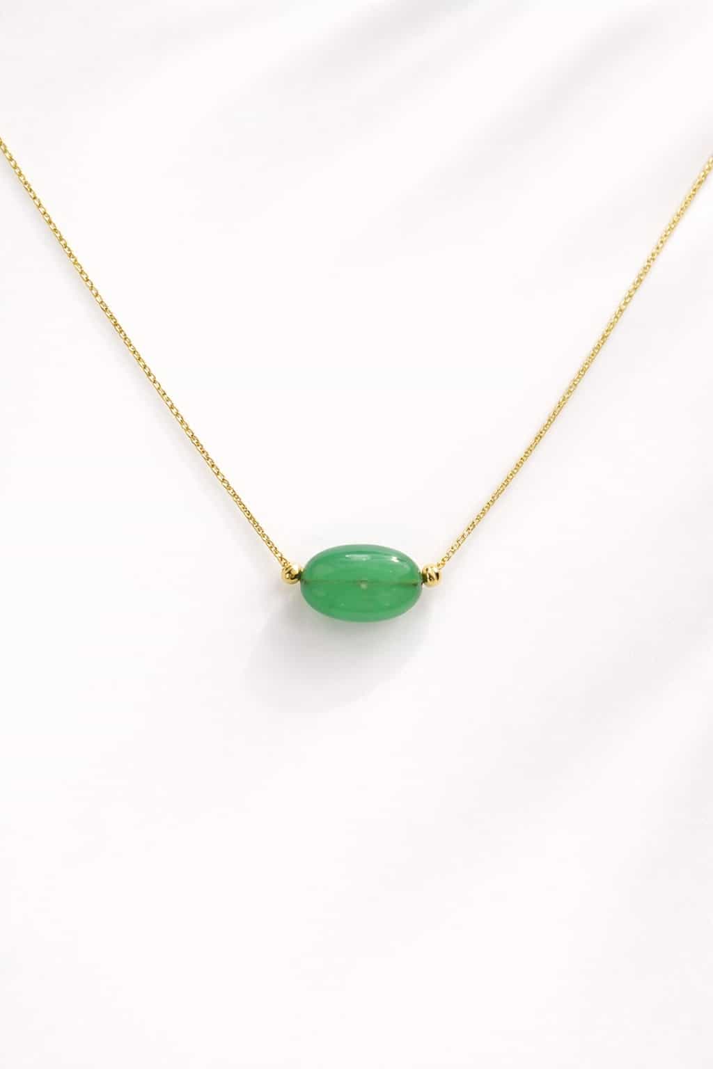 Collier une pièrre verte