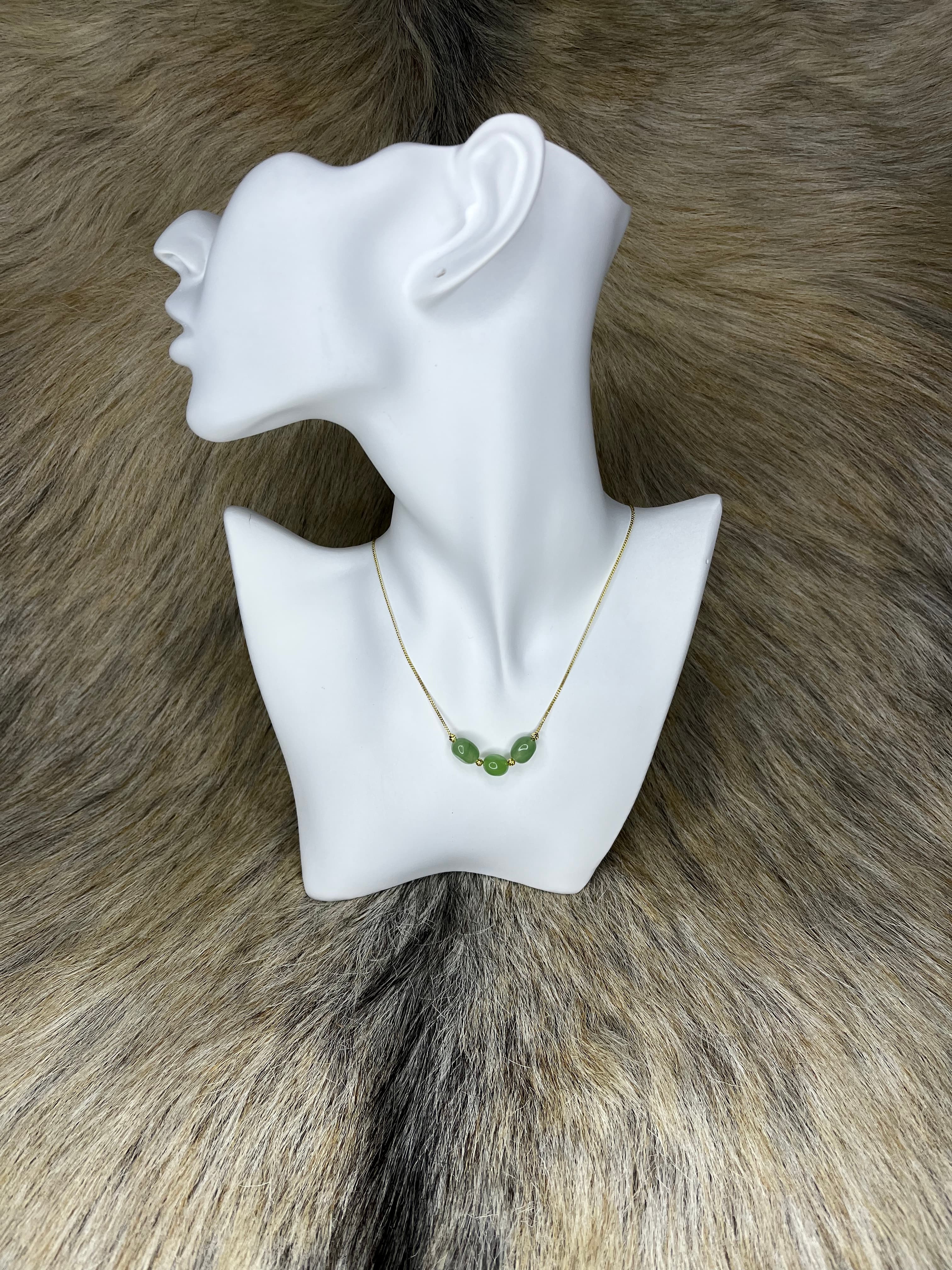 Collier trois pierres vertes - Photo 3